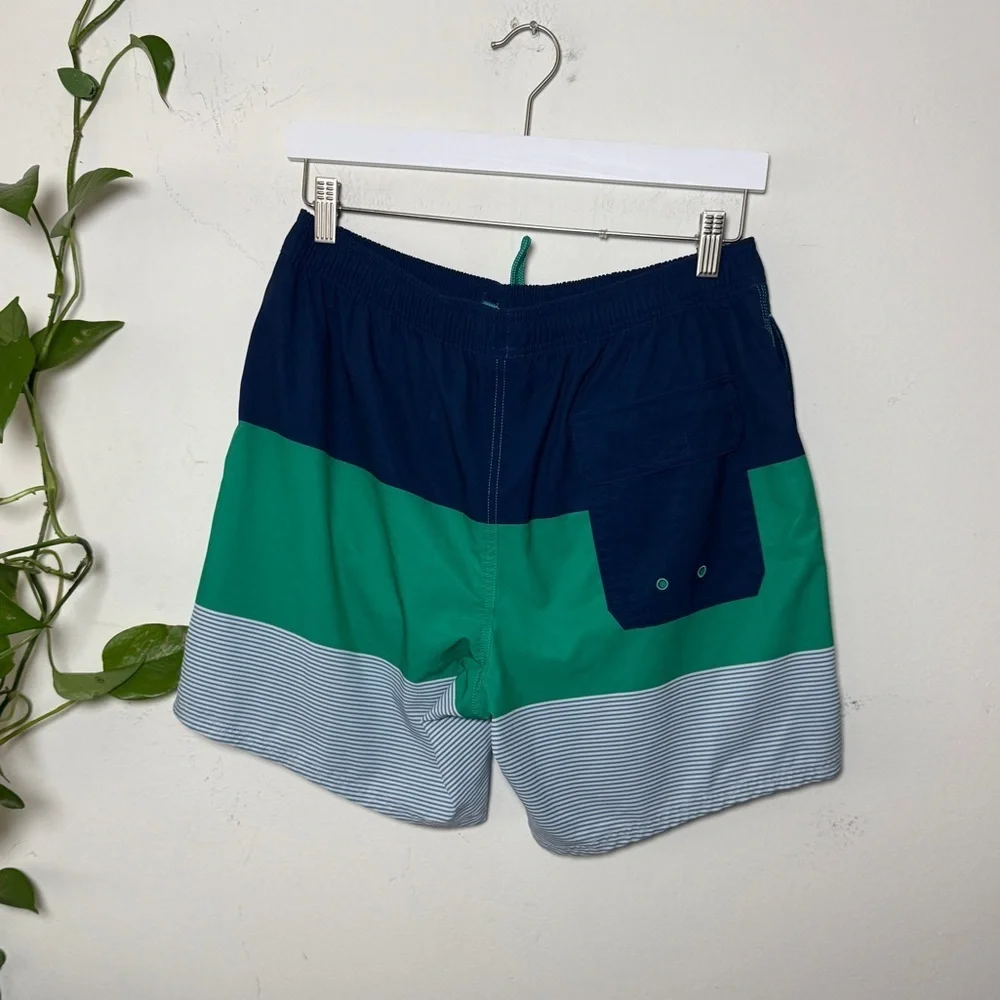 Vineyard Vines preppy vineyard